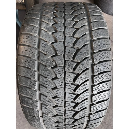295/30R19 Nokian WR Hakka Sipe