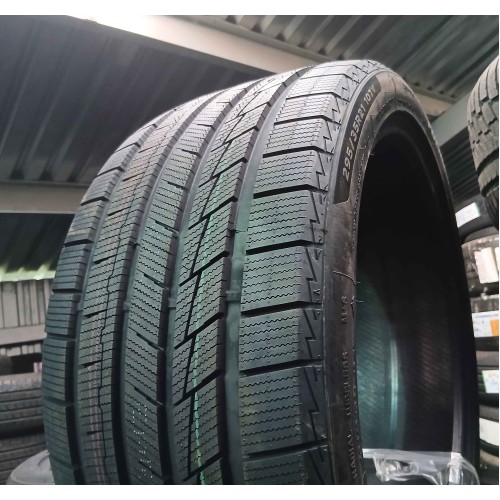 295/35R21 Atlas Polarbear UHP 3