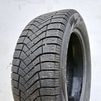 205/55R16 Pirelli Ice Zero FR