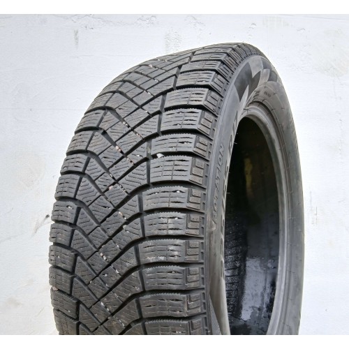 205/55R16 Pirelli Ice Zero FR