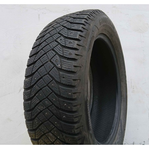 225/60R18 Goodyear Ultragrip Arctic 2