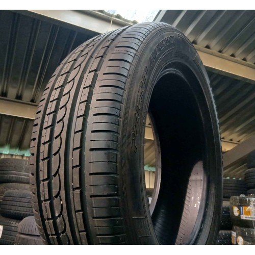235/60R18 Pirelli P Zero Rosso
