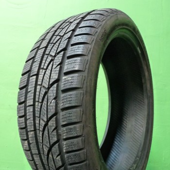 235/55R17 Hankook W310